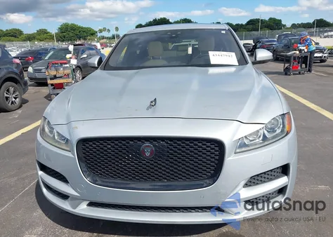 2019 Jaguar F-Pace 25T Premium из США, поврежденный, VIN SADCJ2FX1KA397519